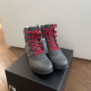 NEW Sorel Harlow Conquest boots